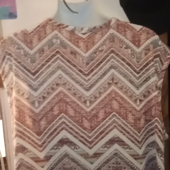 Almost Famous plus size asymmetrical tank top - Picture 5 of 10